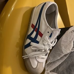 New Onitsuka Tiger Mexico 66 sneakers size men’s 5/ woman’s 6.5